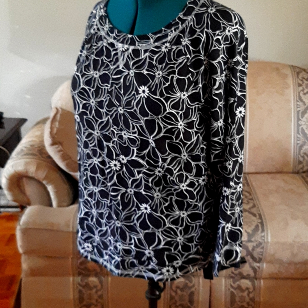 Talbots  black and white XLP top